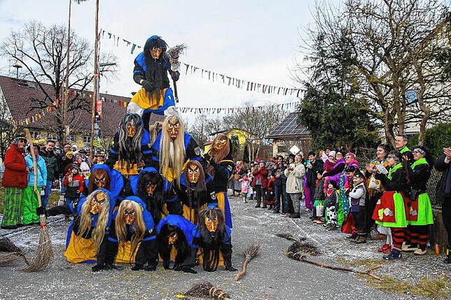 Bild 1: Narrenverein Heuliecher: Die besten Bilder aus dem Jubiläumsumzug