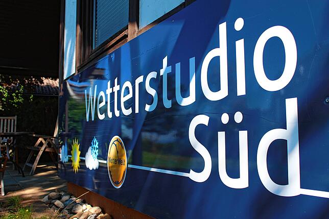 In den 90er-Jahren hat Jörg Kachelmann das Wetterstudio in Öfingen ins Leben gerufen. Inzwischen werden die meisten Vorhersagen von dort ...