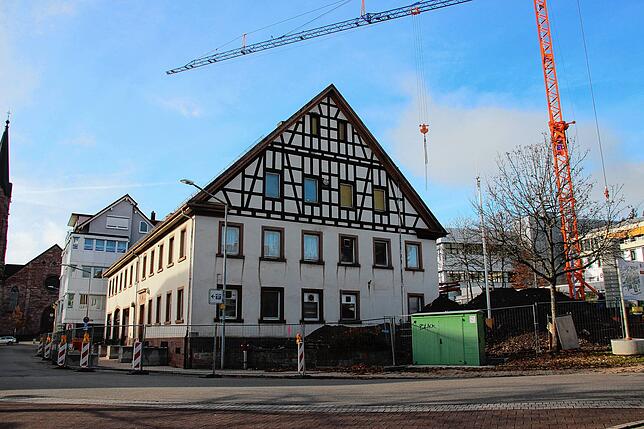 Die Sanierung des „Roten Löwen“ läuft bereits und ist ebenfalls Teil der Stadtsanierung.