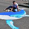 Die Blumbergerin Milena Mahler (24 Jahre) überzeugt seit 2013 als Street-Art Stammgast mit sozial kritischen Themen. Auf dem Bild ...