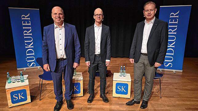 Die zweite SÜDKURIER-Podiumsdiskussion zur OB-Wahl in Überlingen, von links: Kandidat Martin Hahn, Moderator Stefan Hilser, Kandidat und ...
