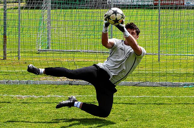 Bild 33: Der TSV Aach-Linz kantert Spfr Owingen-Billafingen 7:0 nieder. Wir waren mit der Kamera dabei.