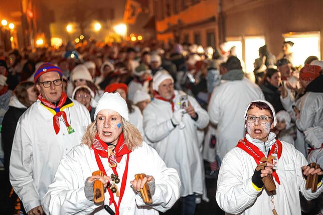 Bild 13: Fasnacht 2023 - Fotos vom Hemdglonkerumzug in Radolfzell