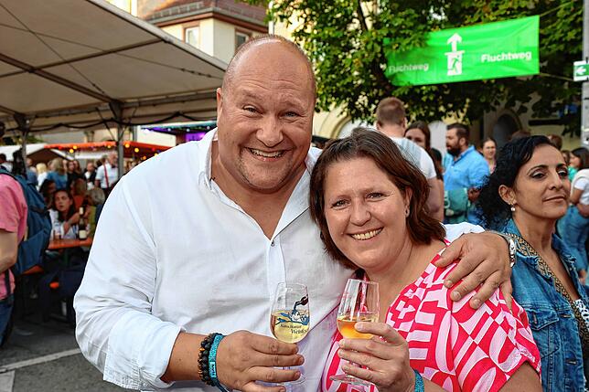 Bild 9: Mit Musik und Gaumenfreuden lockt das Konstanzer Weinfest 2025 seine Gäste