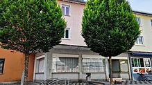 Ende 2022 ließt die Staatsanwaltschaft Karlsruhe hier Beweismittel sichern. So sieht das Haus in der Blumberger Espenstraße aktuell aus.
