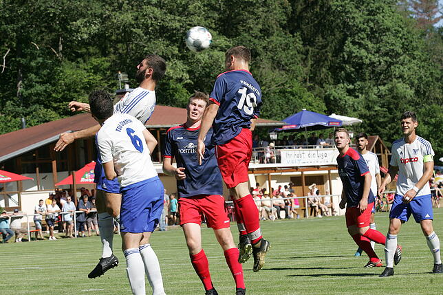 Bild 29: Der FC Schlüchttal feiert einen 5:2-Sieg gegen den TuS Lörrach-Stetten und den Bezirksliga-Aufstieg &ndash; wir haben die Bilder!