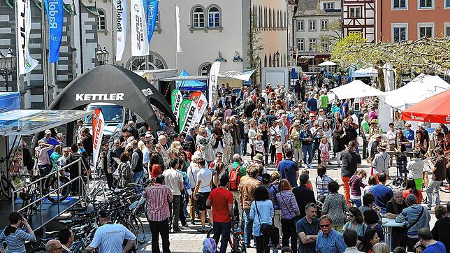 Nach zweijähriger Pause findet wieder im Rahmen des &bdquo;Tag des Rades&ldquo; eine Fahrradmesse auf dem Marktplatz statt.