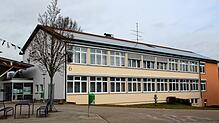 In der Grundschule Wald sollen die Fenster saniert werden und ein Grundkonzept für eine Sanierung erstellt werden. Im Haushalt 2023 sind ...