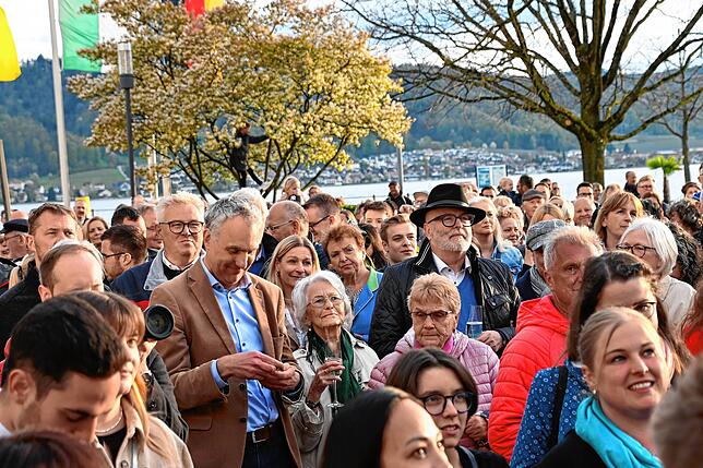 Bild 11: Bilder vom Wahlsieg von Christoph Stolz bei der Bürgermeisterwahl in Bodman-Ludwigshafen (1)
