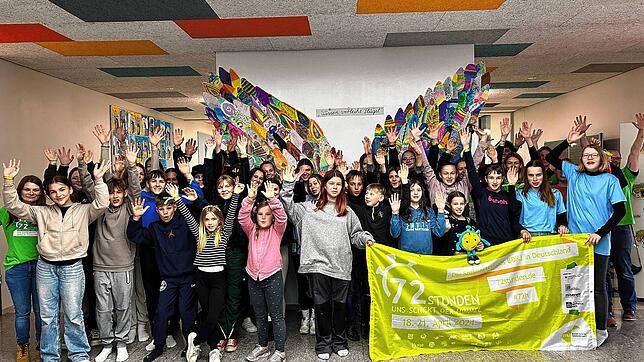 Die Ministranten der Gemeinden Engen, Ehingen, Aach, Zimmerholz und Stetten haben die Aufgabe, den Schulhof der Grundschule Engen zu ...