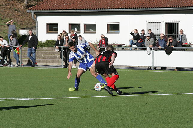 Packendes Spiel in Bad Säckingen. 2:2 heißt es am Ende gegen den SV Karsau.