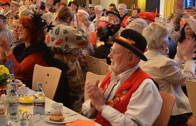 Bild 34: Bilder von der bunten Fasnacht für Senioren in der Stadthalle