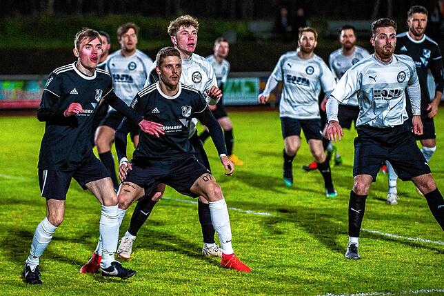 Bild 1: SV 08 Laufenburg II bremst FC 08 Bad Säckingen mit 1:1 im Verfolgerduell &ndash; und wir haben Bilder!
