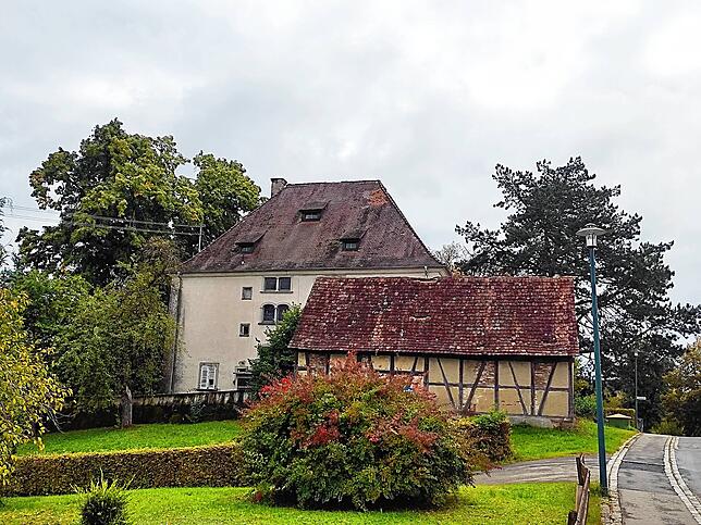 Das Schloss im Mühlinger Ortskern: Über viele Jahrhunderte hat hier die Familie von Buol ihren Sitz gehabt. Diesen gibt sie nun ...
