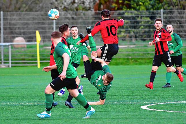 Bild 11: SV Herten besiegt den SV Jestetten im Kellerduell mit 3:2 &ndash; und wir haben Bilder!