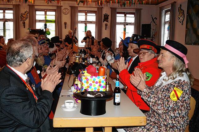 Bild 3: Bilder vom Narreneltern/Bütteltreffen plus ANR- Ehrungen der Hasle Maale Stetten
