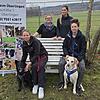 Sie sind Ansprechpartnerinnen im Tierheim Überlingen: Caroline Meer, Vorsitzende des Tierschutzvereins Überlingen (hinten links), und ...