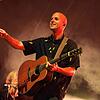 Spätestens jetzt wird er sich an Aach erinnern: Milow beim Strandkorb Open-Air.