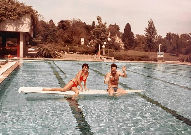 Juni 1983: Michael Breuninger und seine Sandra fühlten sich im Jaköble – wenn das Freizeitbad nur für die Mitarbeiter geöffnet war – wie ...