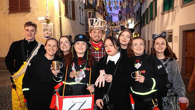 Bild 16: Ho Narro! In den Konstanzer Gassen wird immer noch Fasnacht gefeiert