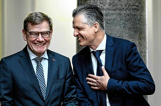Johann Wadephul (CDU, l), Bundesaußenminister, und Thorsten Frei (CDU), Bundesminister für besondere Aufgaben und Chef des ...