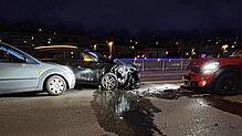 Die drei demolierten Autos nach dem Unfall in der Fulachstraße in Schaffhausen.