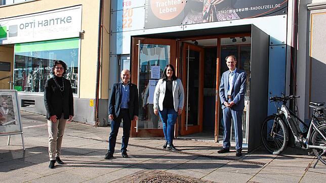 Die neuen, aber bekannten Gesichter der Kulturorganisation: Bürgermeisterin Monika Laule (v. li.), Museumsleiter Rüdiger Specht, ...