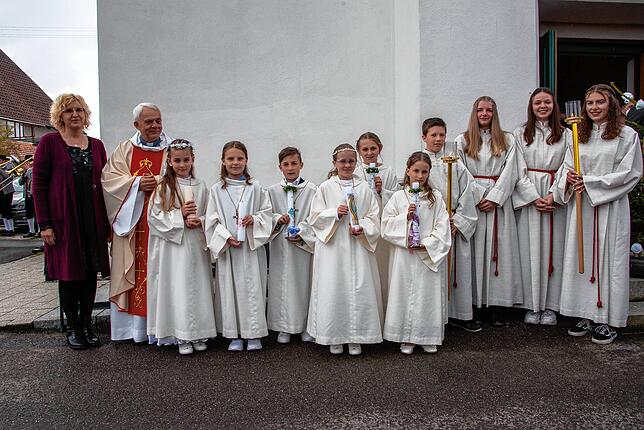 Sechs Erstkommunionkinder aus Leibertingen konnten am 30.&nbsp;April zum ersten Mal die heilige Erstkommunion empfangen, teilt die ...