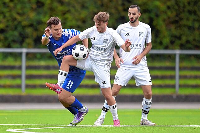 Bild 45: SV Weil II fegt den SV Blau-Weiß Murg mit 11:0 vom Platz – und wir haben Fotos!