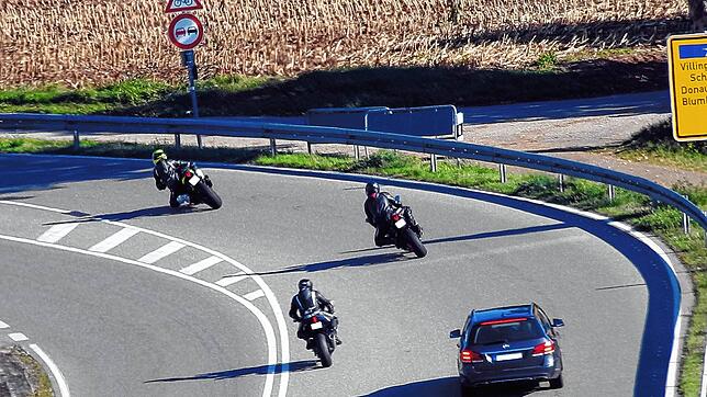 Der Randenaufstieg der B 314 ist bei Motorradfahrern wegen der kurvenreichen Bergstrecke sehr beliebt, wie dieses Archivbild zeigt. ...