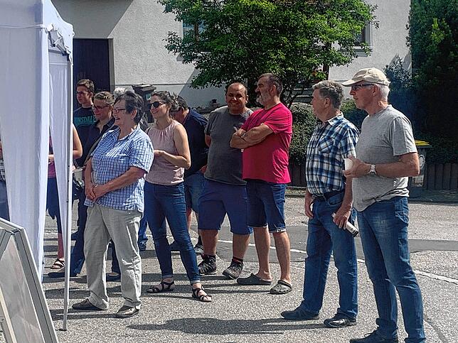Rund 30 Mauenheimer kommen zur Vorstellung von Manuel Stärk – obwohl man ihn in seiner Heimatgemeinde schließlich kennt.