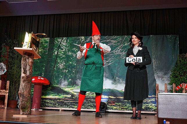 Bild 24: Düengemer Obed 2025: Zauberwald und tolle Unterhaltung in Tiengener Stadthalle