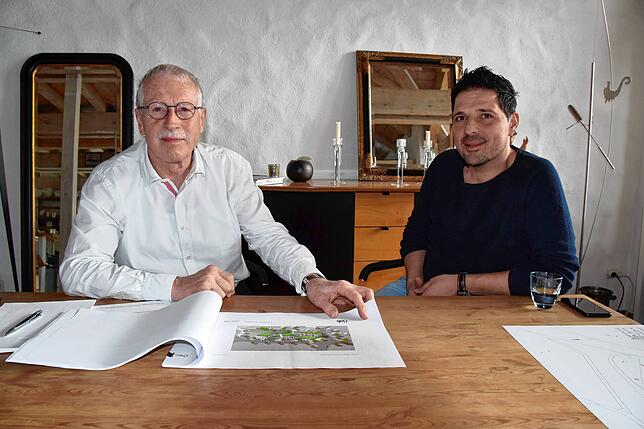 Jürgen Metzger und Bilal Cinar von der Projektgesellschaft MC1 planen den Bau eines Seniorenzentrums. (Archivbild)