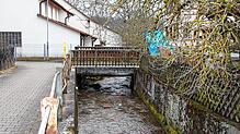 Die marode Fußgänger- und Radwegbrücke beim Anwesen Scheuch in Immendingen wird im Sommer durch einen Neubau ersetzt. Bild: Jutta Freudig