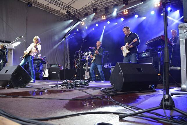 Bild 31: Das Sommersinnfonie-Konzert mit den The Dire Straits Experience in Bildern