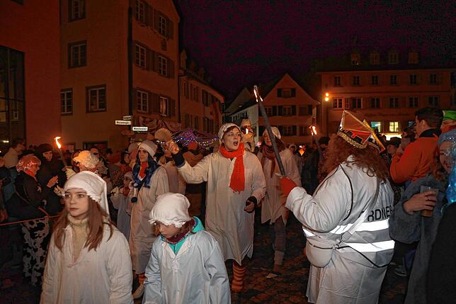 Bild 28: Ganz in Weiß: Im Nachthemd durch die Gassen von Konstanz: Das gibt es nur beim Hemdglonkerumzug