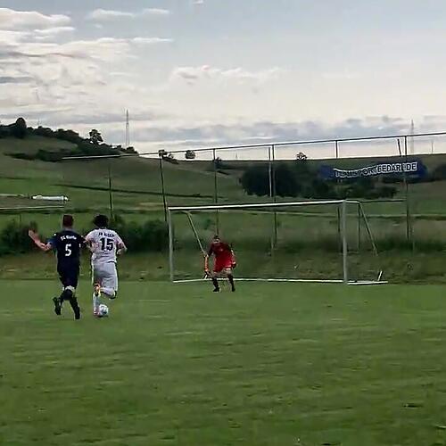 60 Sekunden nach Einwechslung trifft Joker Patrick Stolz zum 2:0