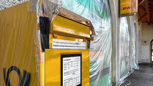 Der Briefkasten in Markelfingen an der Oberdorfstraße. Er war während der Baustelle zwischen Radolfzell und Markelfingen abgeklebt ...