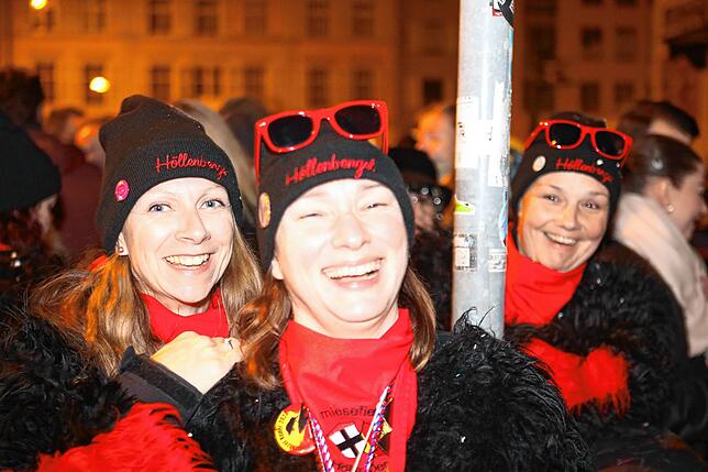 Bild 19: Das war&lsquo;s &ndash; Fasnachtsverbrennung auf dem Stephansplatz 2024 (1)