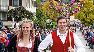 Der Höhepunkt des Kreiserntedankfestes: der Umzug, bei dem die Landjugenden sich und ihre selbst gebauten Wagen präsentieren.