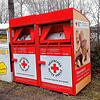 Drei Altkleidercontainer von zwei Anbietern in Steißlingen: Hier sollen in erster Linie noch tragbare, saubere Textilien entsorgt werden.