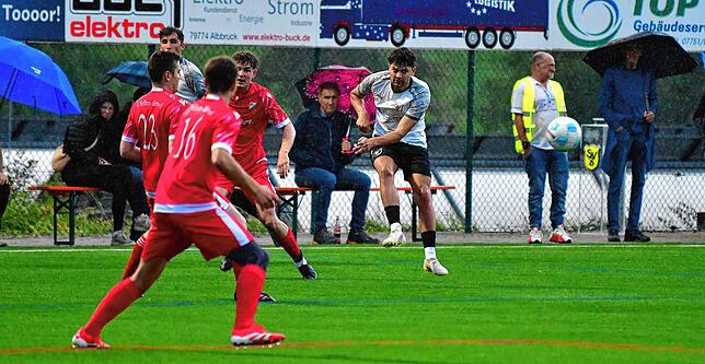 Bild 7: SV Buch besiegt Aufsteiger SG Weilheim/Gurtweil knapp mit 2:1 – und wir haben Fotos!