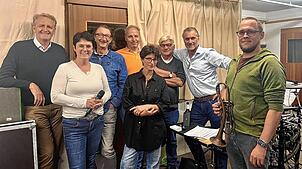 Manfred Müller, Heike Baumeister, Thomas „Karpfen“ Baur, Robert März, Ellen Willmann, Hilmar Lutz, Steffen Würth und Benedikt Hauger im ...