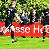 Freudentanz: Sein Knaller zur 3:1-Führung für den FC Wehr beim 4:2-Erfolg seiner Elf beim SV Waldhaus brachte Toni Santoro (rechts) in ...