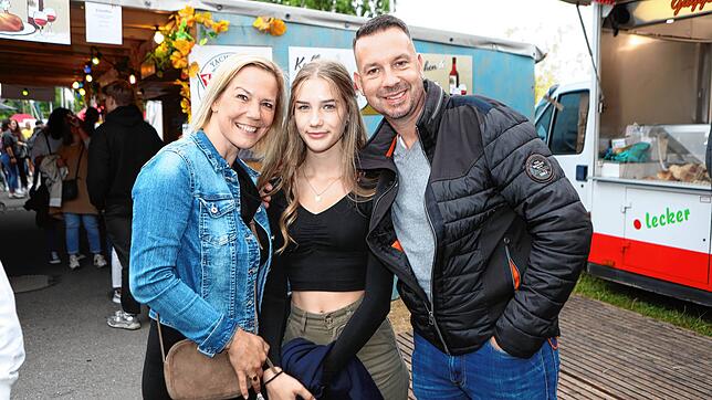 Bild 16: Im Yachthafen auf der Reichenau spielt die Musik! Bilder vom Abend beim Wein- und Fischerfest
