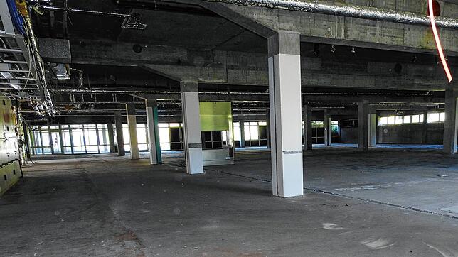 Mehr an eine Fabrikhalle als an ein ehemaliges Krankenhaus erinnert der momentane Zustand des Erdgeschosses im Gesundheitscampus. Die ...