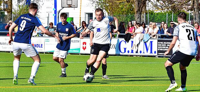 Bild 4: SV Buch siegt 3:2 beim VfB Waldshut – und wir haben Fotos!