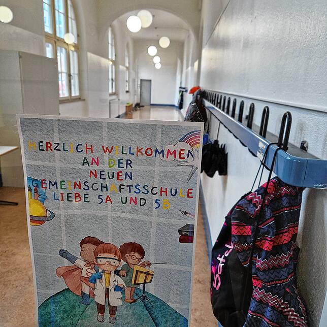 Willkommen, liebe Fünftklässler! Die Neue Gemeinschaftsschule wird mit Leben gefüllt, auch wenn die Gänge noch kahl aussehen.