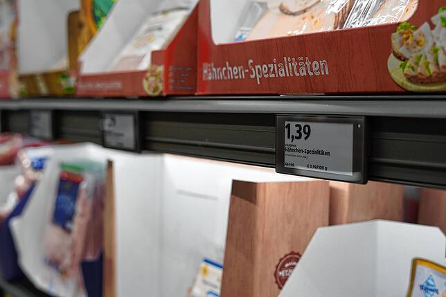 Auch Hackfleisch und Wurst ist im Preis gestiegen, hier eine Aufnahme bei Aldi Süd in Radolfzell.