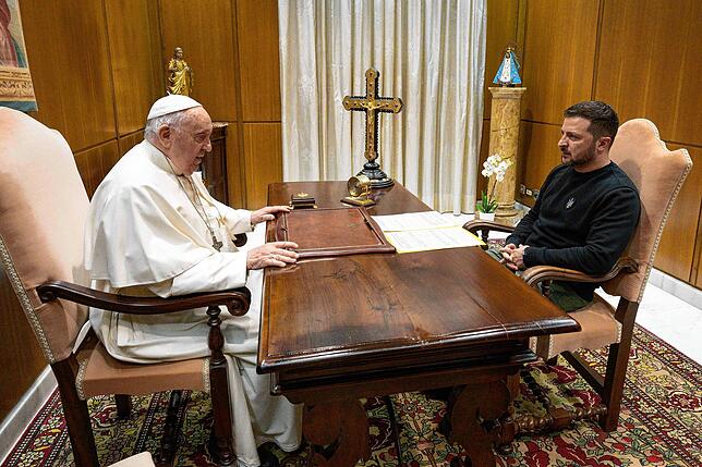 14. Mai 2023: Im Zuge einer Reihe von Staatsbesuchen erhält Wolodymyr Selenskyj eine Audienz beim Papst. Den Wunsch des Papstes, im ...